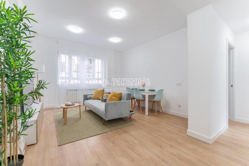 Foto 7115953f-ca59-47aa-81e0-4e32a64bb16e. Piso  en venta en Valdezarza Madrid