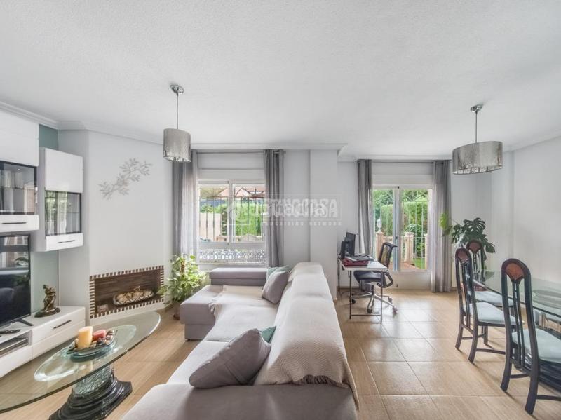 Foto 0e3c18e4-a9ba-401b-9e2a-0684ce2c5d83. Maison jumelée avec chauffage piscine dans Rivas Futura Rivas - Vaciamadrid