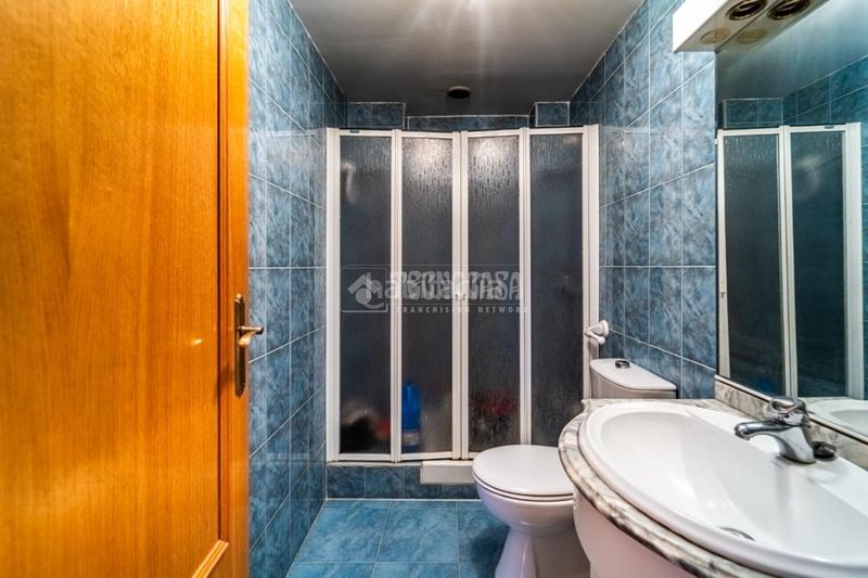 Foto 882e3326-2729-4db3-9575-982ec2c885f8. Casa aparellada amb calefacció aparcament piscina a Rivas - Vaciamadrid
