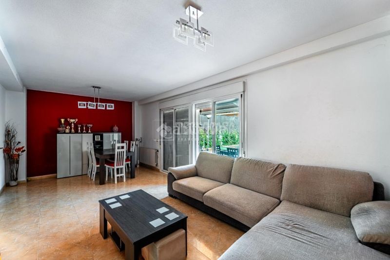 Foto e8cfb57e-8023-4f0f-9814-97858dcf7b95. Casa aparellada amb calefacció aparcament piscina a Rivas - Vaciamadrid