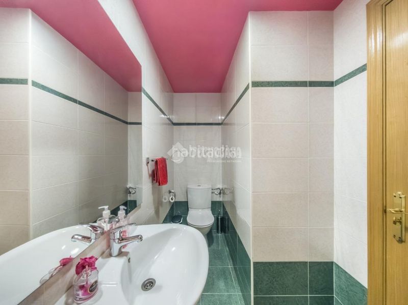 Foto 400f7674-d219-4c02-af18-2ea3a2de121a. Casa aparellada amb calefacció aparcament piscina a Rivas - Vaciamadrid