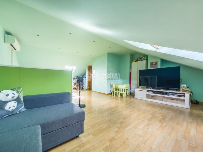 Foto b6122415-e134-48cd-bab4-c05eeaf88e5f. Casa aparellada amb calefacció aparcament piscina a Rivas - Vaciamadrid