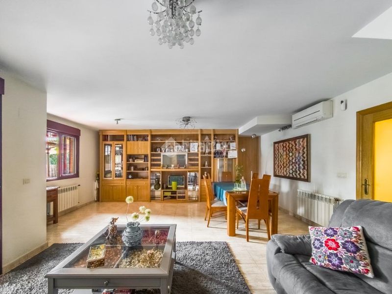 Foto d220f47b-5abf-4255-985c-c0d24df7ede2. Casa aparellada amb calefacció aparcament piscina a Rivas - Vaciamadrid
