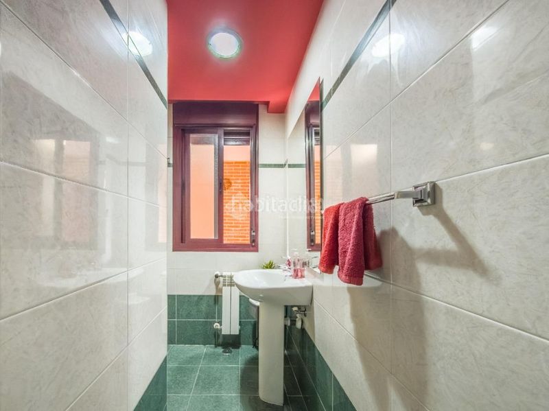 Foto e45a8d3c-f800-498e-87b7-ec43f6543aff. Casa aparellada amb calefacció aparcament piscina a Rivas - Vaciamadrid