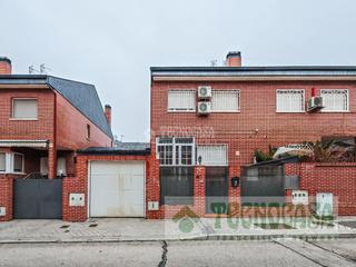 Casa aparellada  N/a. Casa en venta en rivasvaciamadrid