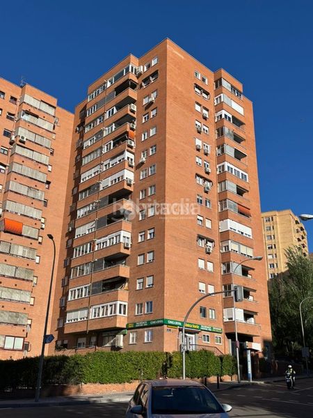 Foto 3db44dc6-bd3d-45b9-8cb2-be78af1f52d9. Pis amb calefacció a La Paz Madrid