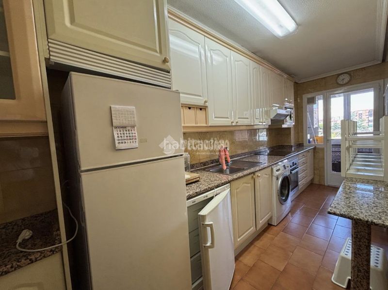 Foto 95bd9fdd-a04a-4029-a13a-4a09d318b0c9. Piso  en venta en La Paz Madrid