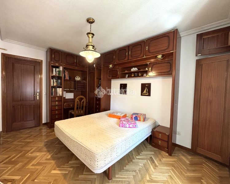 Foto 992bfb9f-d04a-4446-813f-b0485f7b3be1. Piso  en venta en La Paz Madrid