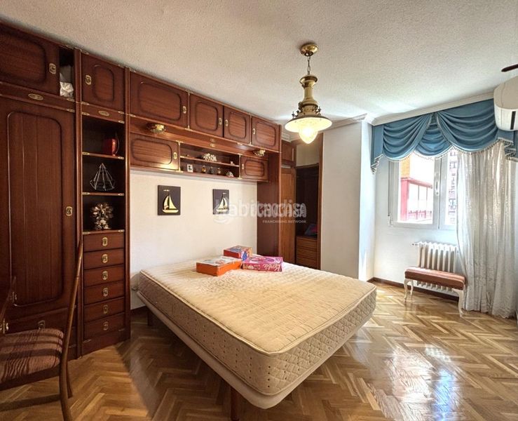 Foto e7f5f5e6-3f35-43f3-8746-ec98b0cc7b58. Piso  en venta en La Paz Madrid