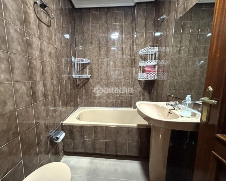Foto f585388b-f7ce-4071-a4a5-49dfe33d666f. Piso  en venta en La Paz Madrid