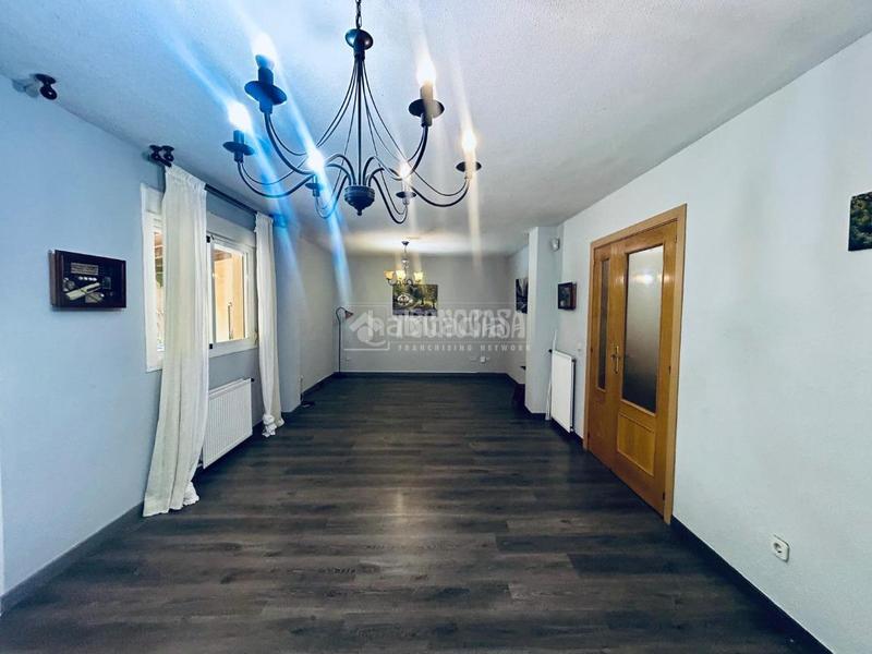 Foto a6f267d4-aa24-4de0-acb3-fe09bdd00799. Towny house in Quijorna