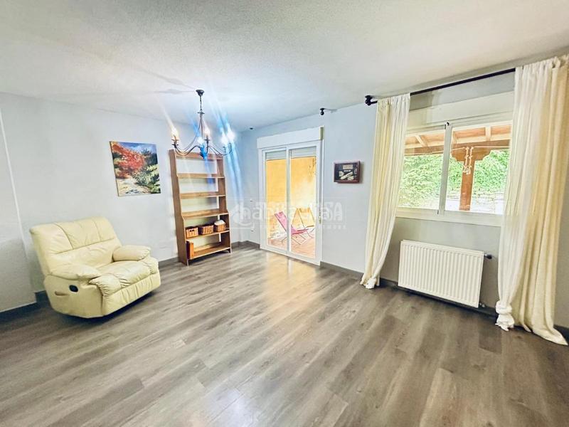 Foto f3f099da-4617-4f87-ada9-9dd47173ac80. Towny house in Quijorna