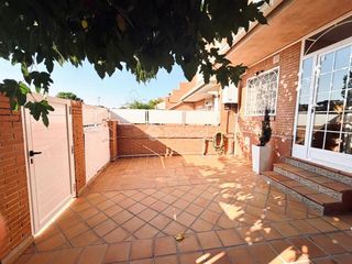 Doppelhaus in Brunete. Casa en venta en brunete