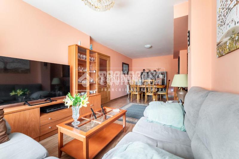 Foto ba2a49a2-7ab8-4123-8060-aa77f3b67ea5. Towny house with heating parking in Quijorna