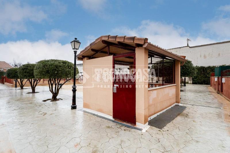 Foto ef0e24b4-44b4-4fef-9e26-7a9dcc57db73. Towny house with heating parking in Quijorna