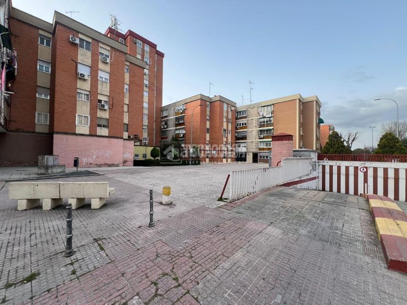 Foto 844a3876-906c-455e-bf84-e2e10f155d72. Aparcament cotxe a La Avanzada-La Cueva Fuenlabrada
