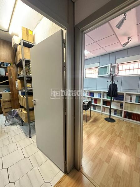 Foto f2cd2531-249a-498d-b019-78aa20a6ad1a. Locale commerciale in Embajadores-Lavapiés Madrid