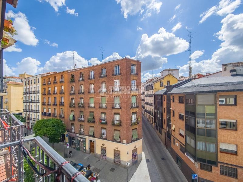 Foto a33533ea-79d0-4b47-a39b-a78b96f7255c. Pis a Embajadores-Lavapiés Madrid