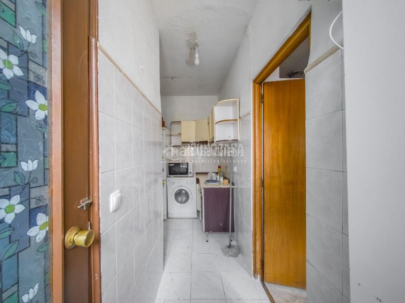 Foto f1b6366b-f76c-4d3a-84f3-d4d223834cde. Pis a Embajadores-Lavapiés Madrid