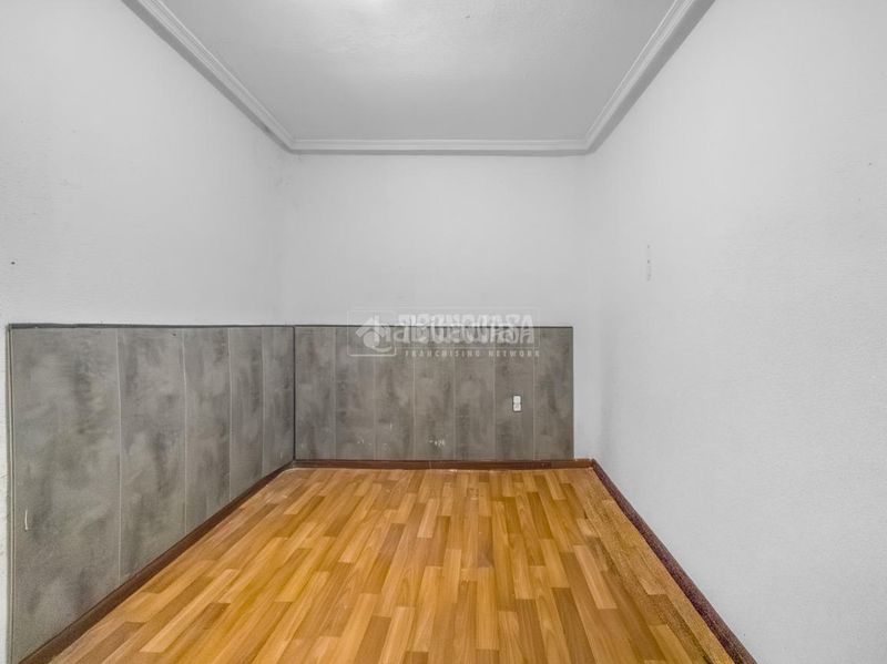 Foto 2468e7b3-bdf9-4f0f-a876-fdfed3b71a3e. Piso  en venta en Embajadores-Lavapiés Madrid