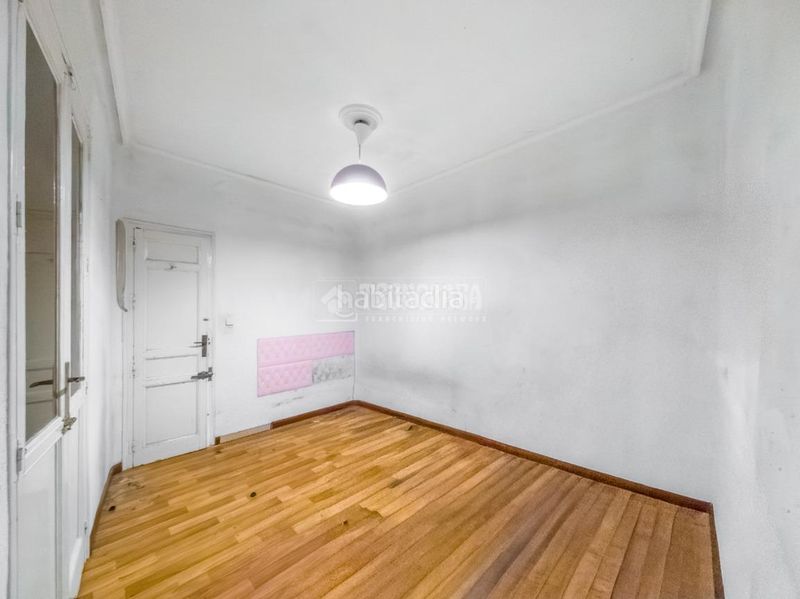 Foto a6160f11-9a8e-4258-a1be-b7419fc5a04f. Piso  en venta en Embajadores-Lavapiés Madrid