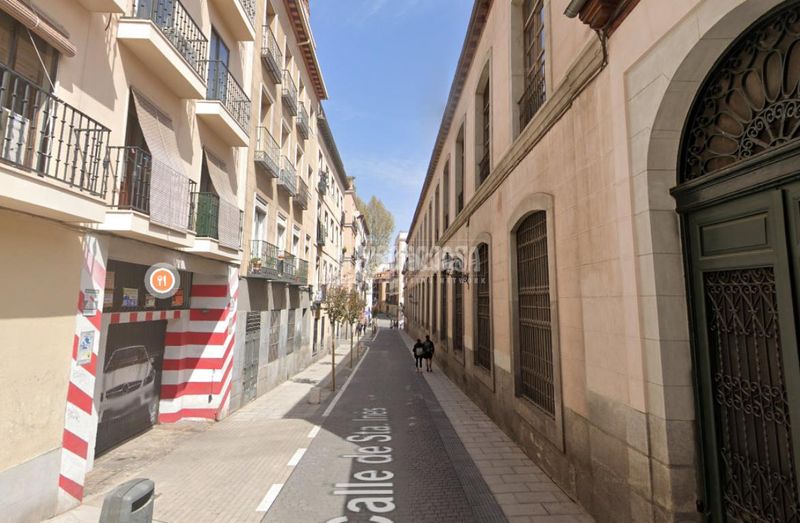 Foto 2f8b88db-6277-4704-8429-5047b0a352bb. Aparcament cotxe a Embajadores-Lavapiés Madrid