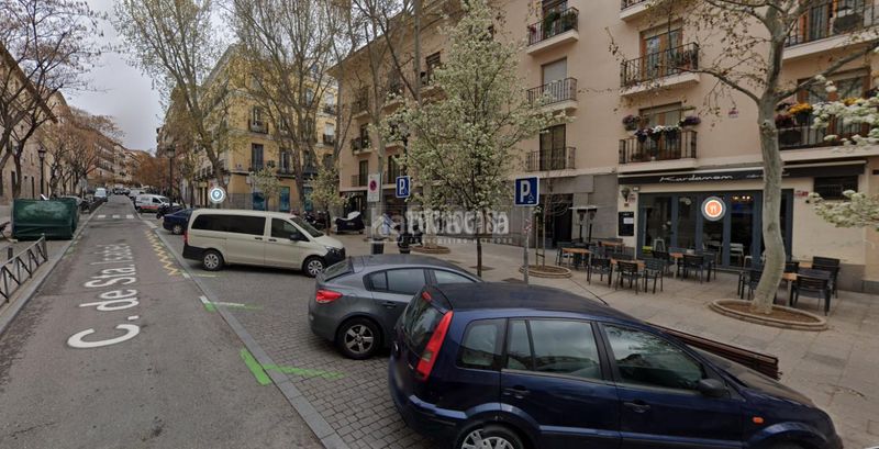 Foto c7333624-fb35-414e-bd2f-2172ebf60126. Aparcament cotxe a Embajadores-Lavapiés Madrid