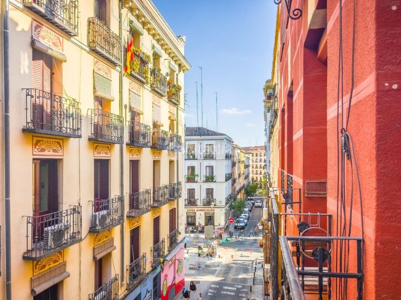 Foto c87a0e93-0e11-4317-954e-d9dad4ca1e78. Piso  en venta en Embajadores-Lavapiés Madrid