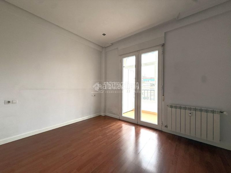Foto 46ae4780-ac63-49f1-abd7-533a6e9dd9a6. Piso  en venta en Castilla Madrid
