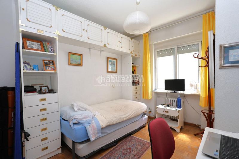 Foto a0c3edf2-715b-4fe8-84b2-138a06686a8d. Piso  en venta en Castilla Madrid