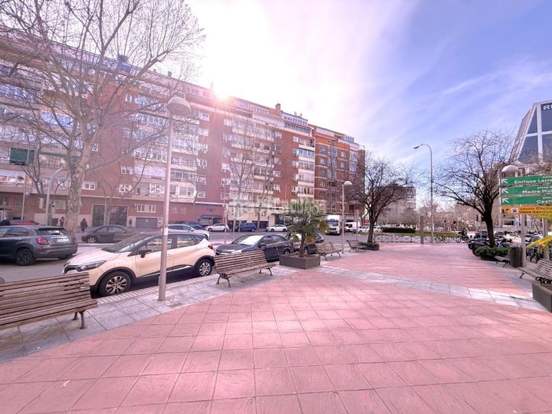 Foto dde93cfe-4c68-43fa-b7b4-00b2d47b4390. Local comercial a Castilla Madrid