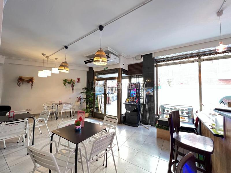 Foto f992be51-2d21-46d4-9484-558d828f7dbf. Local comercial traspaso en venta en Puerta del Ángel Madrid