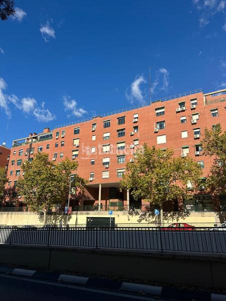 Foto 1f105afc-f40a-466e-8c65-62a122a7b584. Pis amb aparcament a Palacio Madrid