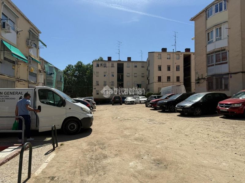 Foto fa2c3910-9655-4605-a472-0949ba8cc8c3. Pis a Villaverde Alto Madrid