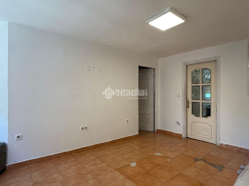 Foto fea84fdf-9415-4587-ad37-90bb9c6dc331. Pis a Villaverde Alto Madrid
