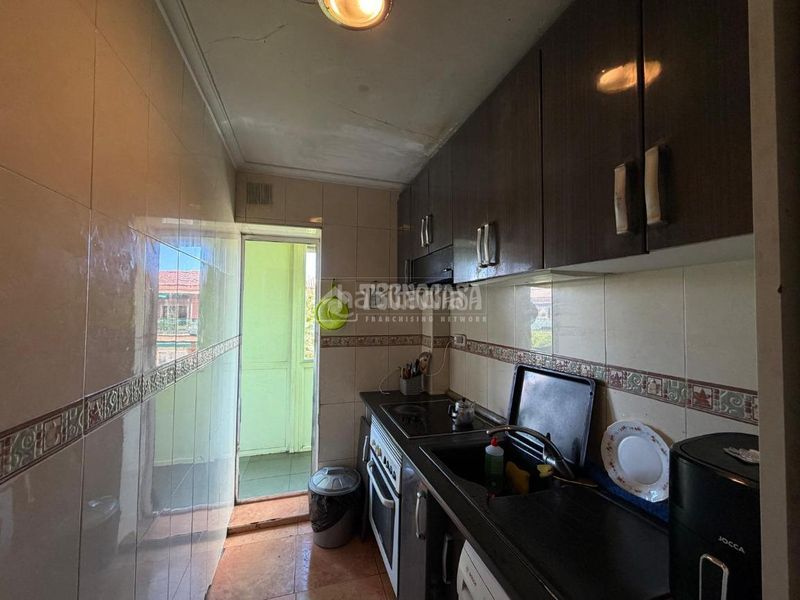 Foto 481799c8-2e67-44a7-8348-35ab032e8d3d. Pis a Villaverde Alto Madrid