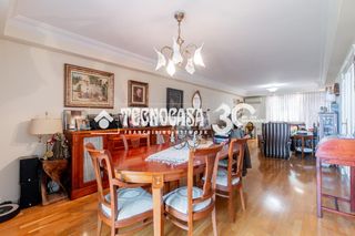 Doppelhaus in Alameda de Osuna. Casa en venta en madrid