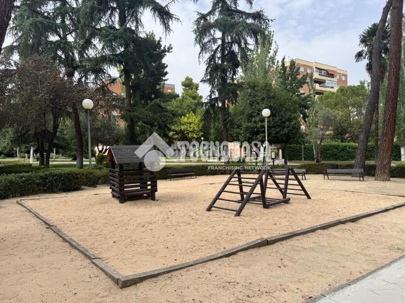 Foto 2a7ae483-33e4-40bd-9a65-b379cfbe0b0c. Pis amb calefacció aparcament piscina a Alameda de Osuna Madrid