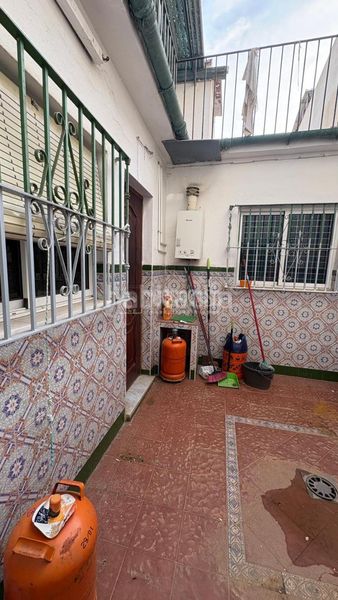 Foto 3502d9b7-2f37-4a9c-a2f0-df6f024aaf03. Casa aparellada a El Molinillo - Capuchinos Málaga