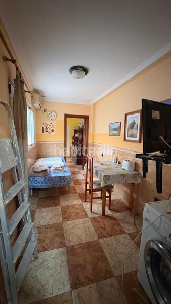 Foto 8b140996-9984-4c09-a684-f8969f61ce60. Casa aparellada a El Molinillo - Capuchinos Málaga