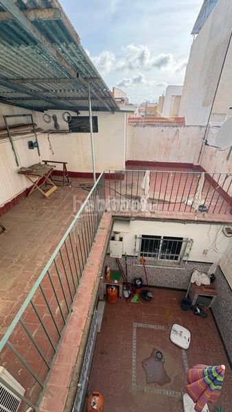 Foto f99ecde1-9d89-423c-b1dc-2f8e9c25643f. Casa aparellada a El Molinillo - Capuchinos Málaga