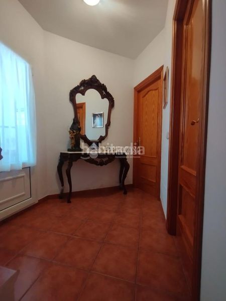 Foto 76c8a0d4-e6b0-49d8-a8ad-87536f94a3e1. Casa aparellada a Cristo de la Epidemia Málaga