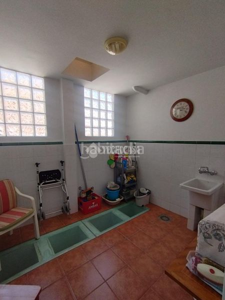 Foto bdf057b5-5d8b-4161-9c7b-19569a6096e7. Casa aparellada a Cristo de la Epidemia Málaga