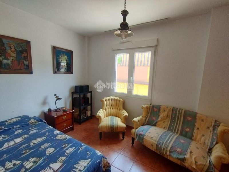 Foto e3b9c183-93c8-4369-b92e-c96f7536c547. Casa aparellada a Cristo de la Epidemia Málaga