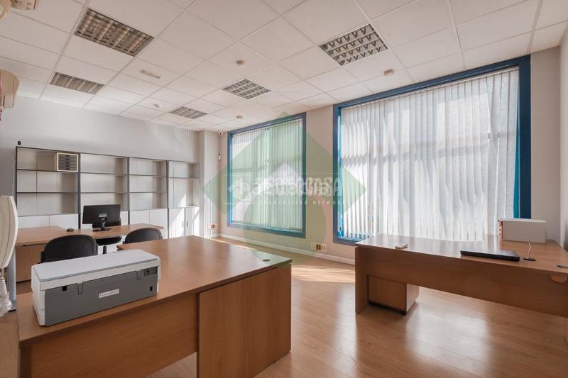 Foto 2ae8e796-bc38-424c-8d27-eac2e1c43c49. Local comercial nave en venta en Villaverde Alto Madrid