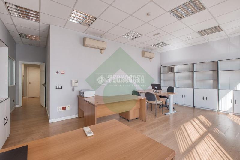Foto cca94dab-268d-433a-86ff-00157901a96b. Local comercial nave en venta en Villaverde Alto Madrid