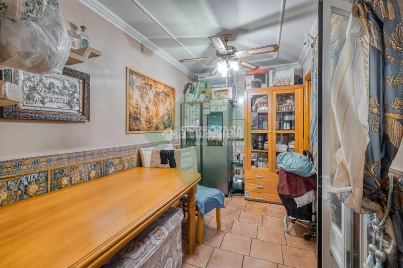 Foto d5f59f49-01a1-45c8-a25d-82be2155e34a. Casa pareada casa en venta en Villaverde Alto Madrid