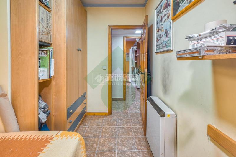 Foto efe30e45-41a5-4b06-bd9d-7efc79c2b6e0. Casa pareada casa en venta en Villaverde Alto Madrid
