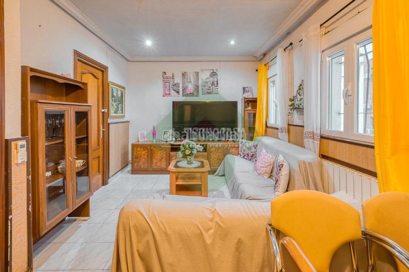 Foto 73d70ac1-51f0-43c8-bb67-9ac7067c6b44. Piso  en venta en Villaverde Alto Madrid