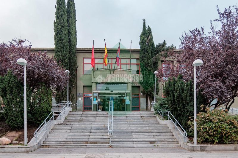 Foto f7ee77d8-384f-4708-a5a3-82a6e7156345. Pis a Villaverde Alto Madrid